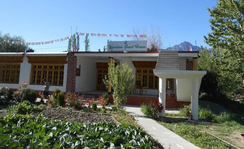 Yourdum Guest House Hundar Экстерьер фото