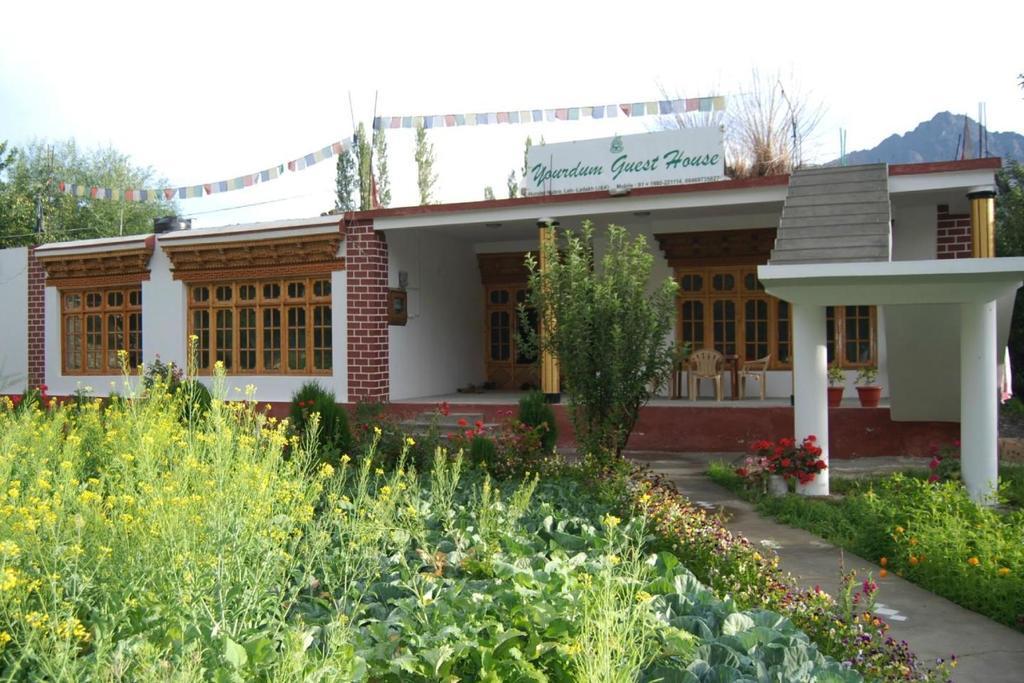 Yourdum Guest House Hundar Экстерьер фото
